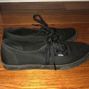 Black Authentic Vans in 5.5 women’s/ 4 men’s